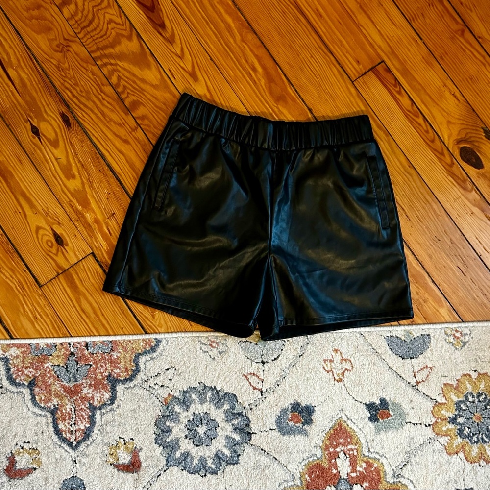 Christian Siriano Black High Waist Women's Shorts